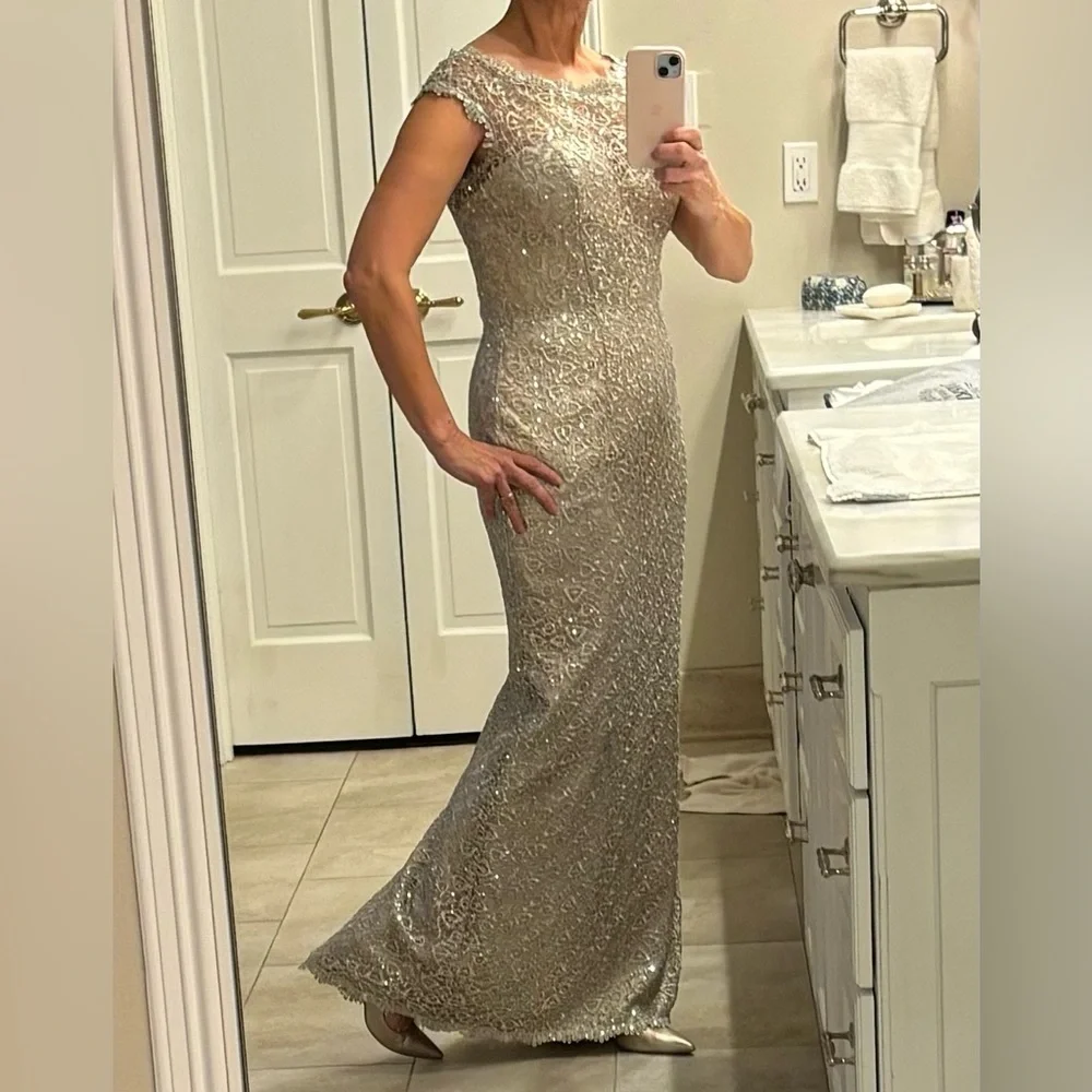 Montage by Mon Cheri. Formal gown. Mother of the bride . Elegant evening dress - Picture 2 of 13